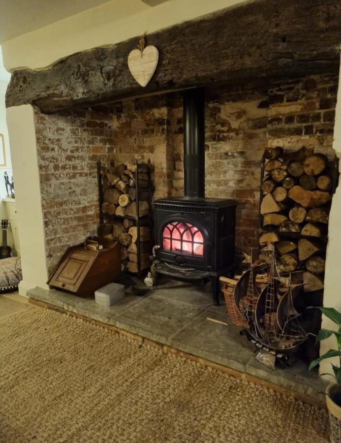 Jackdaw Cottage-Beautiful Cottage, Town Centre Wimborne Minster Buitenkant foto
