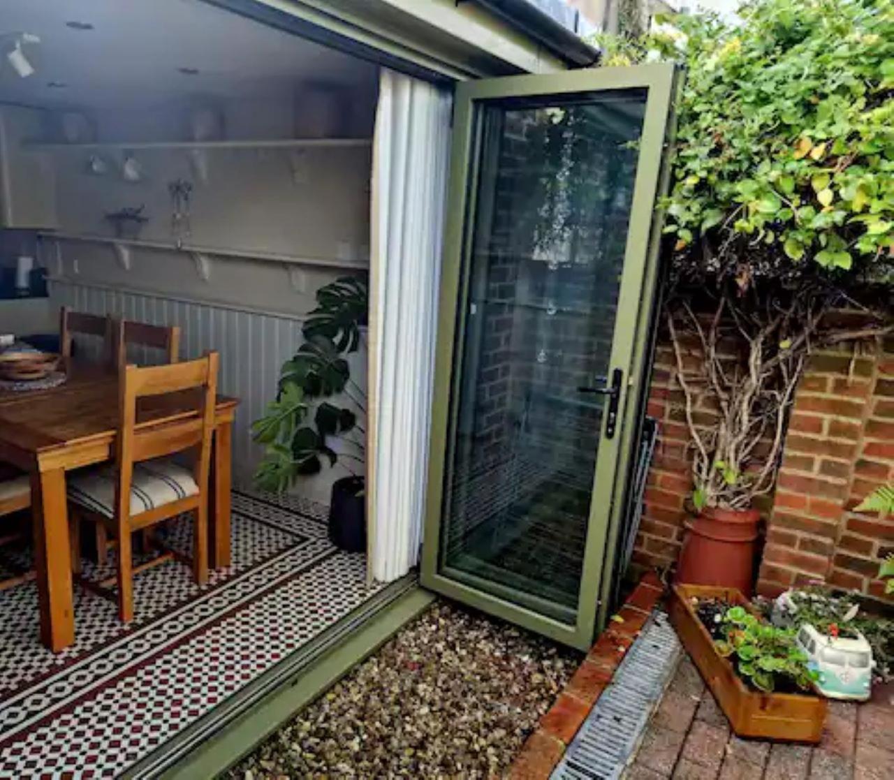 Jackdaw Cottage-Beautiful Cottage, Town Centre Wimborne Minster Buitenkant foto